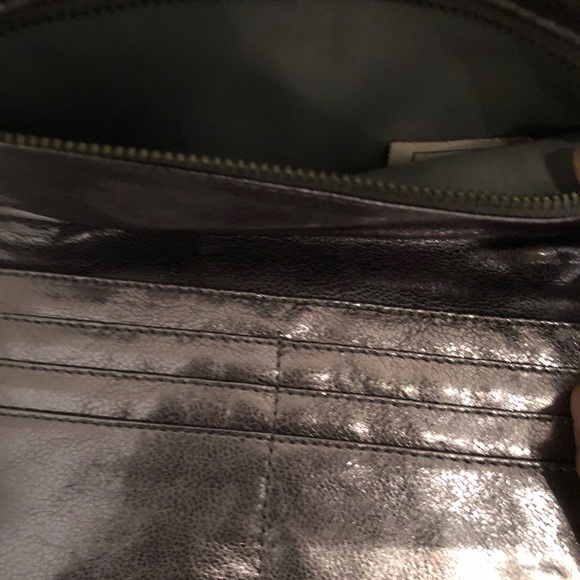 Tory Burch Wallet on Chain Crossbody! - Picture 3 of 6